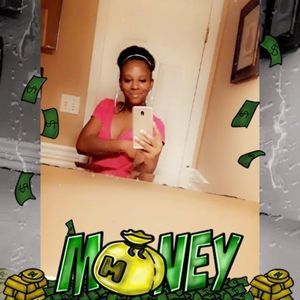 Meet your Posher, Monique